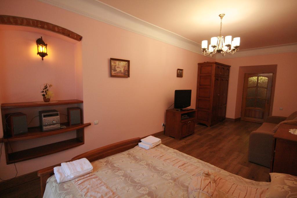 Historical Centre Apartments Lviv Exteriör bild