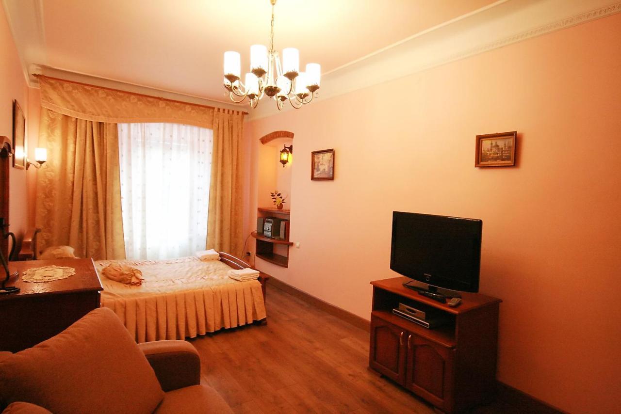 Historical Centre Apartments Lviv Exteriör bild